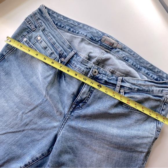 Torrid boyfriend crop jeans - Picture 1 of 6